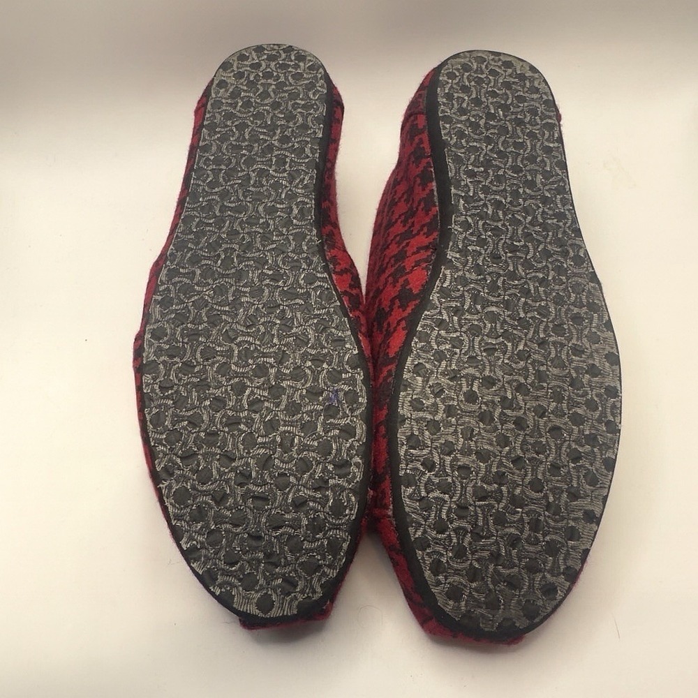 TOMS Classic Alpargata Slip On Red And Black Houndstooth Women's 8.5 Cozy - Picture 6 of 8
